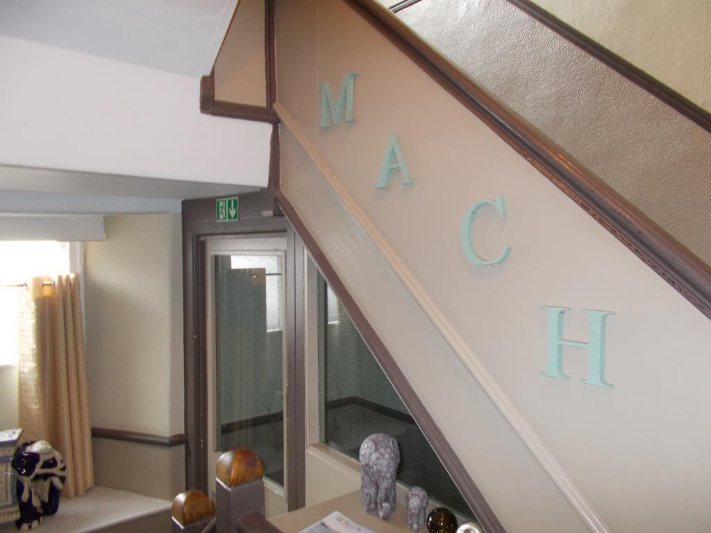 The White Lion Hotel Махінллет Екстер'єр фото